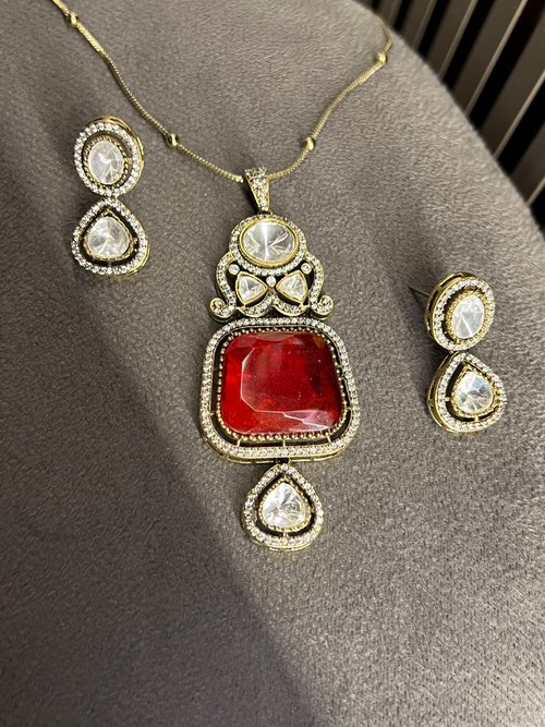 Big doublet stone and moissanite CZ stone work chain pendant set