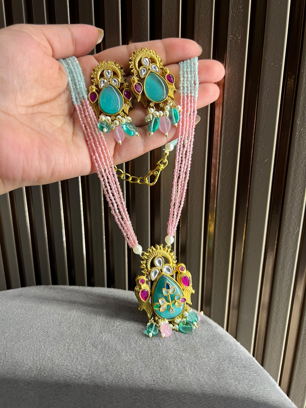 Monalisa and semi precious stone beads work pendant set
