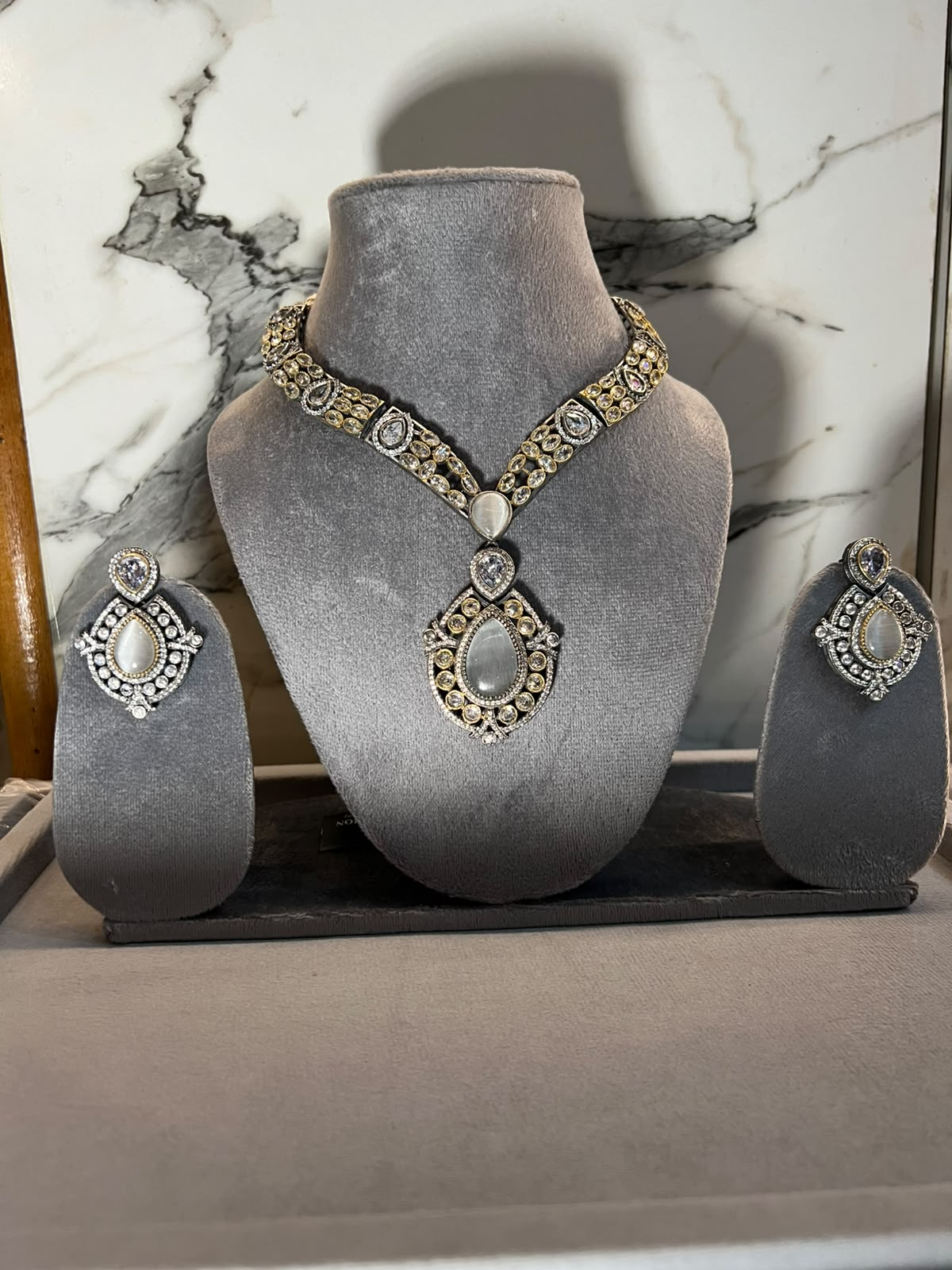 Monalisa and semi-precious stone work pendant choker set with matching earrings