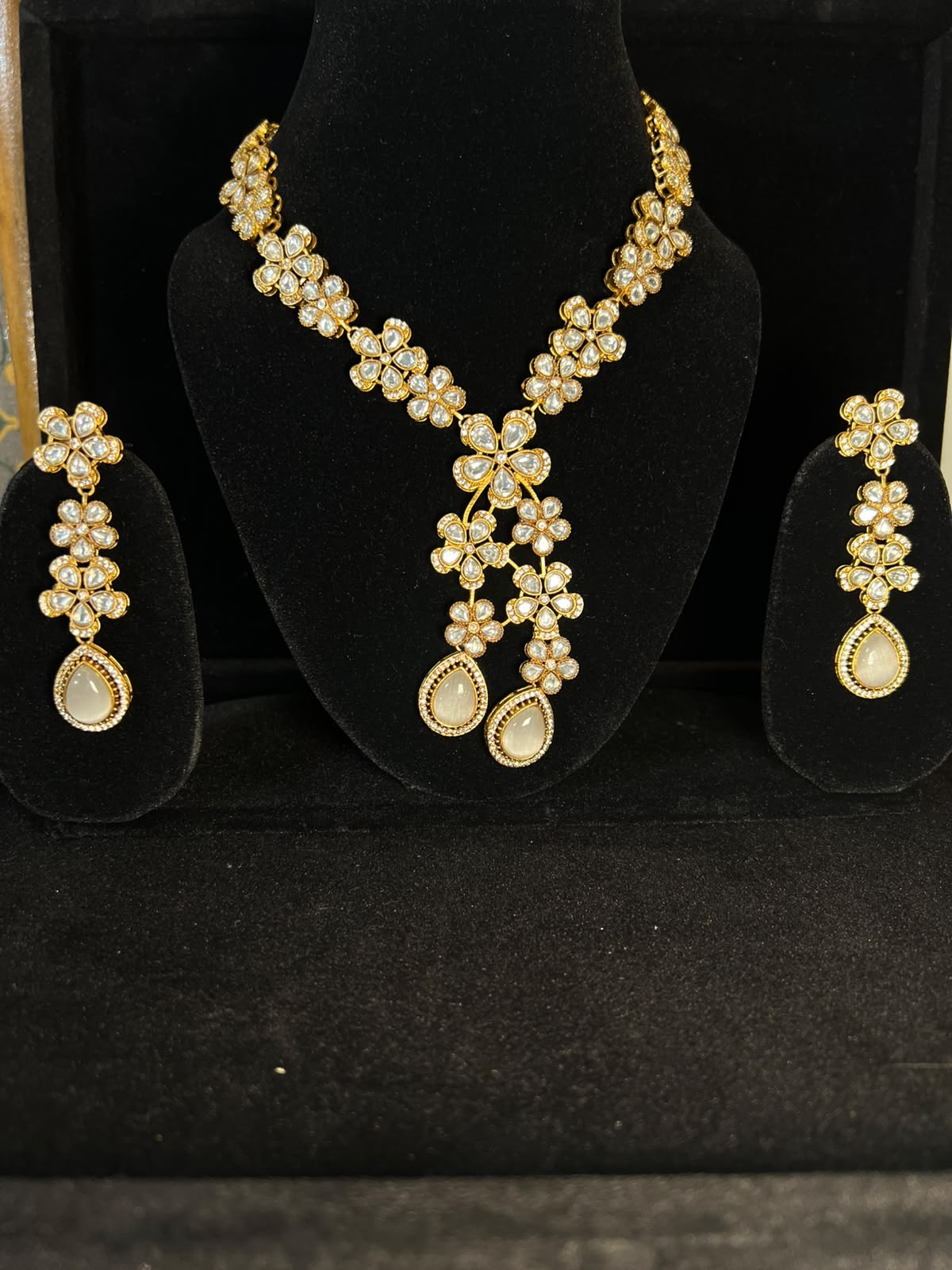 Product 002 image 1