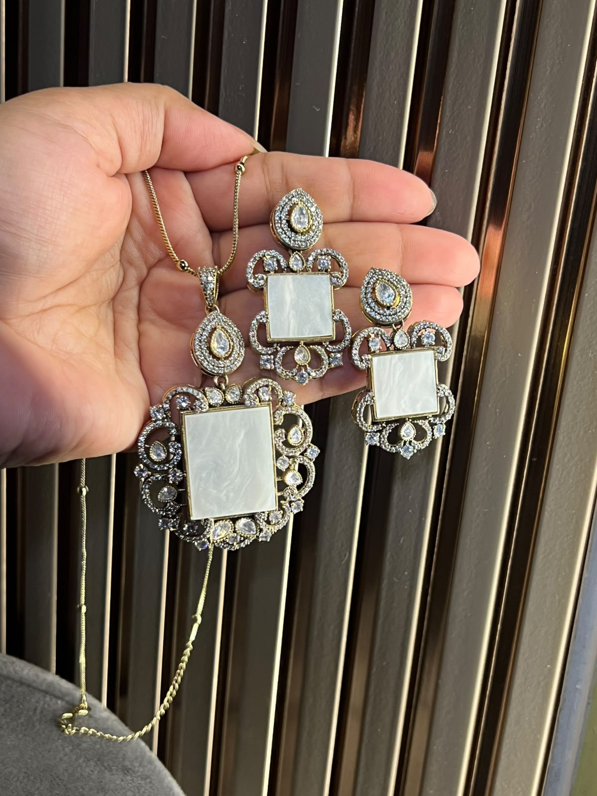 Semi precious stone and CZ moissanite work chain pendant set detail